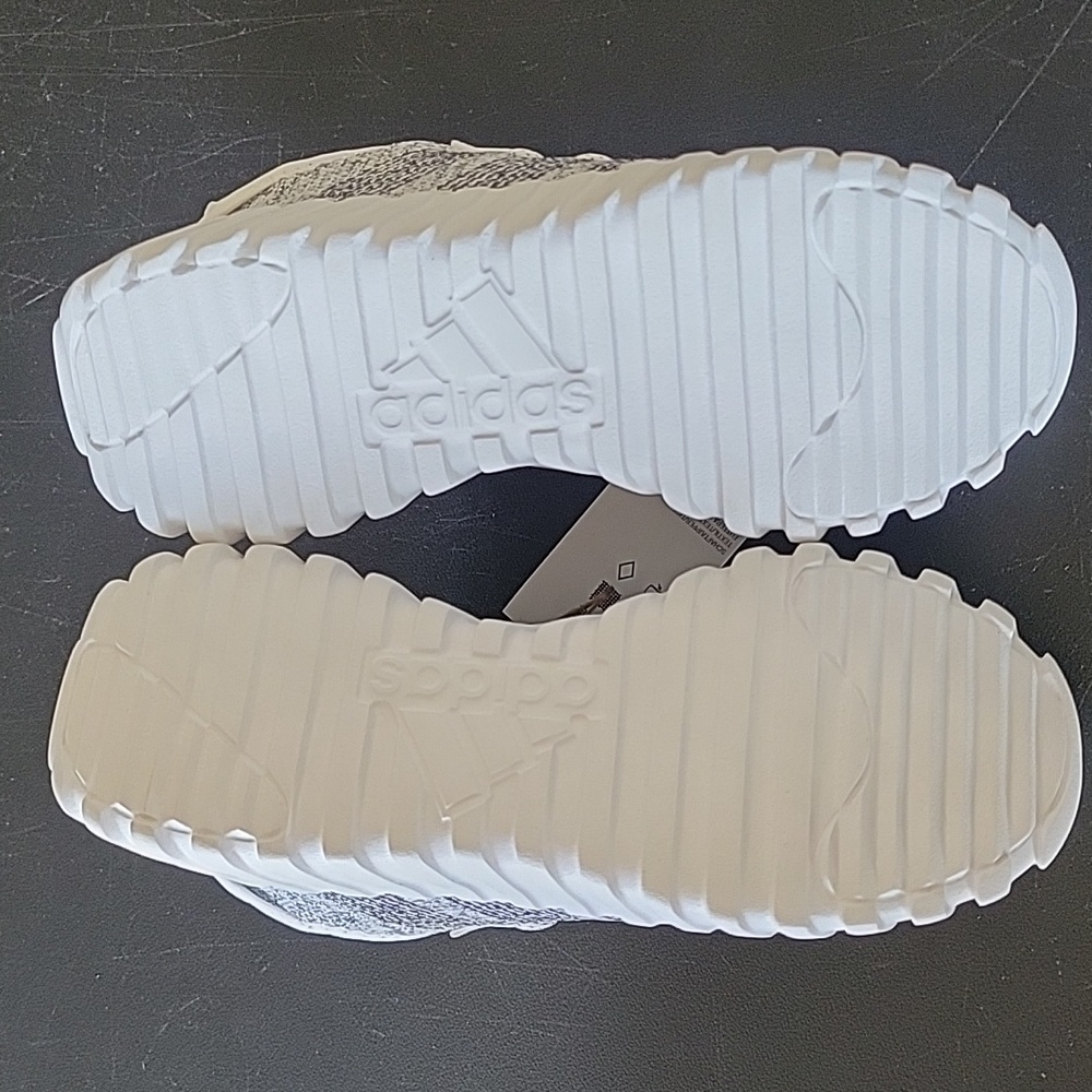 Adidas Size 3 Kaptir Sneakers - Picture 3 of 6